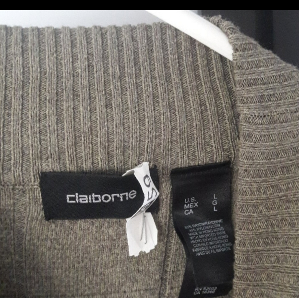 Claiborne sweater - Picture 3 of 3